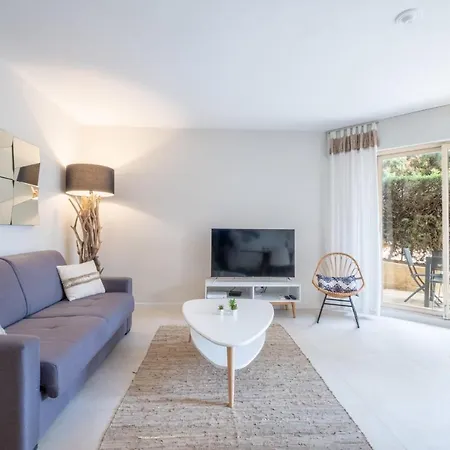 Apartment 3p Garden-level With Pool Cannes