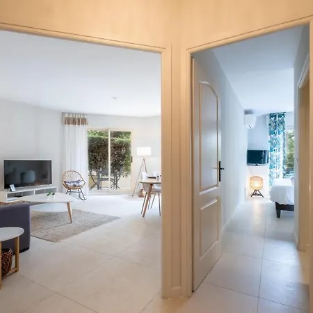 3p Garden-level With Pool Cannes